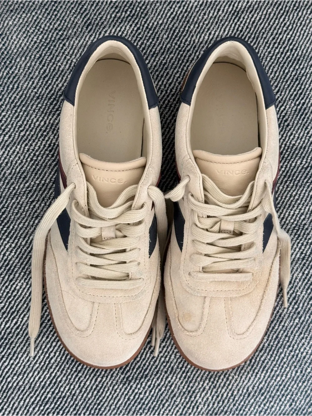 Vince Oasis Leather & Suede Sneakers Cream w/Navy & Burgundy Accents Sz Womens 8